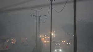 دہلی میں آلودگی اور کہرے کے ساتھ سردی کا قہر! کانپنے لگی راجدھانی