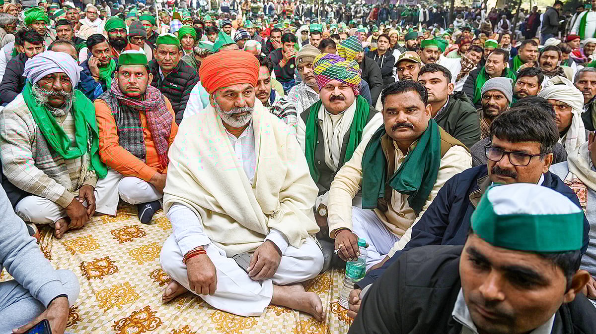 <div class="paragraphs"><p>کسان مہاپنچایت کے دوران راکیش ٹکیت / آئی اے این ایس</p></div>