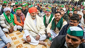 <div class="paragraphs"><p>کسان مہاپنچایت کے دوران راکیش ٹکیت / آئی اے این ایس</p></div>