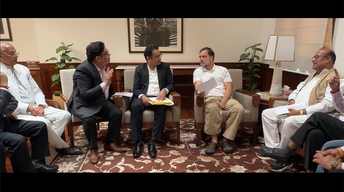 راہل گاندھی کی ویشیہ سماج کے وفد سے ملاقات، تاجروں نے اجارہ داری اور غلط پالیسیوں سے کاروبار کی تباہی کا درد بیان کیا