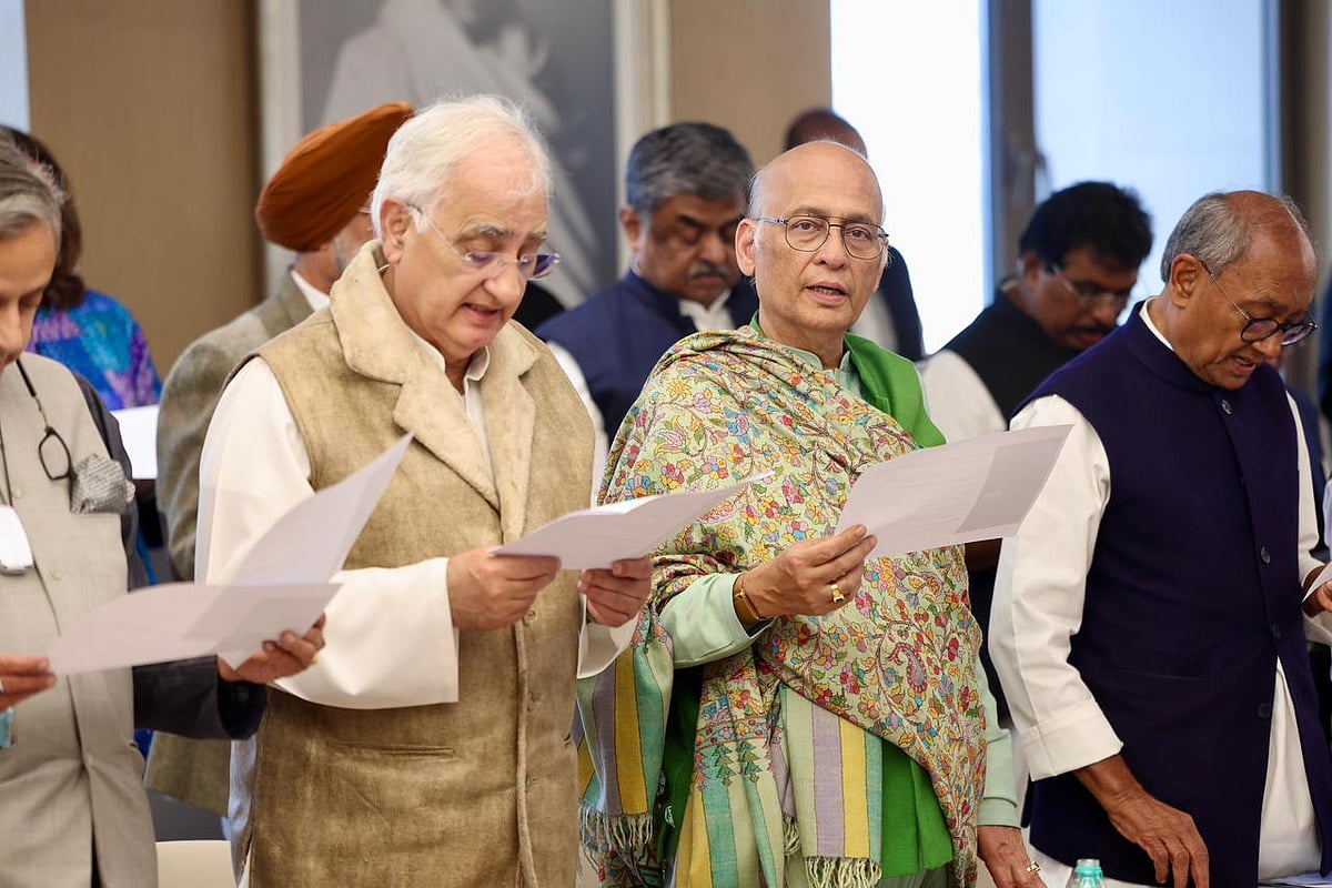 <div class="paragraphs"><p>حلف لیا گیا کہ انڈین نیشنل کانگریس اہم کردار ادا کرتے ہوئے 5 جنوری سے ’منریگا بچاؤ مہم‘ شروع کرے گی</p></div>