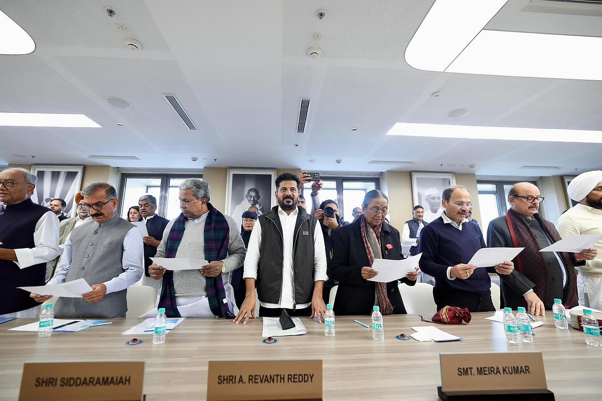 <div class="paragraphs"><p>کانگریس لیڈران نے عہد کیا کہ منریگا کوئی منصوبہ نہیں، ہندوستانی آئین سے حاصل کام کرنے کا حق ہے، جس کی حفاظت کی جائے گی</p></div>