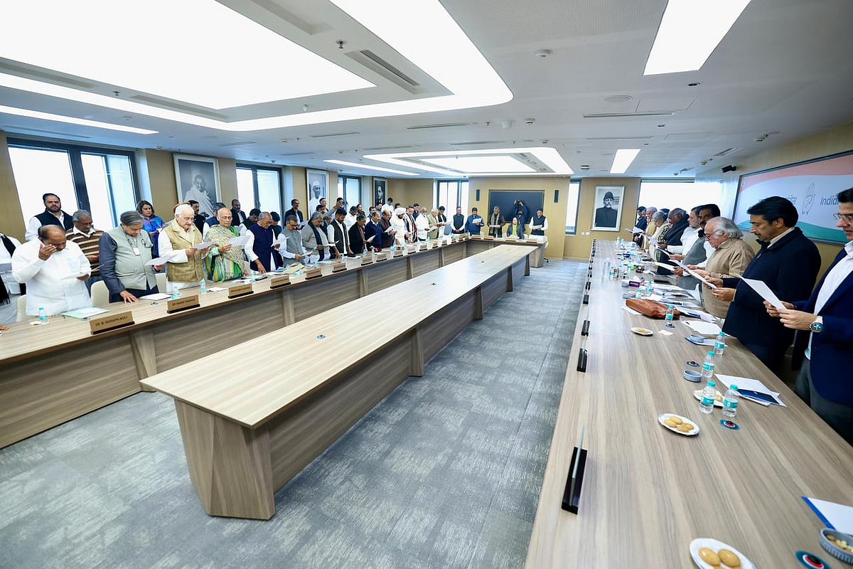 <div class="paragraphs"><p>کانگریس کے سبھی سرکردہ لیڈران نے ایک آواز میں کھڑے ہو کر مزدوروں کے حقوق کی حفاظت کا عزم ظاہر کیا</p></div>