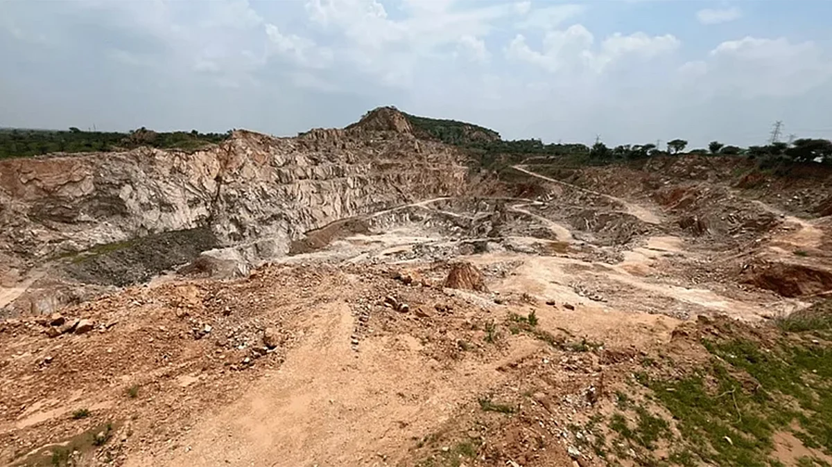 <div class="paragraphs"><p>اراولی کی نئی تعریف اور مائننگ پر سپریم کورٹ کا ازخود نوٹس</p></div>