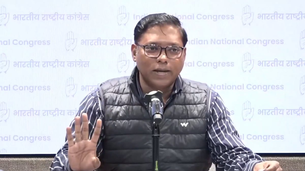 <div class="paragraphs"><p>کانگریس رکن پارلیمنٹ ششی کانت سینتھل پریس کانفرنس کرتے ہوئے، ویڈیو گریب</p></div>