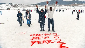 کشمیر سے کیرالہ تک نئے سال کے پہلے دن کہیں بارش تو کہیں شدید سردی