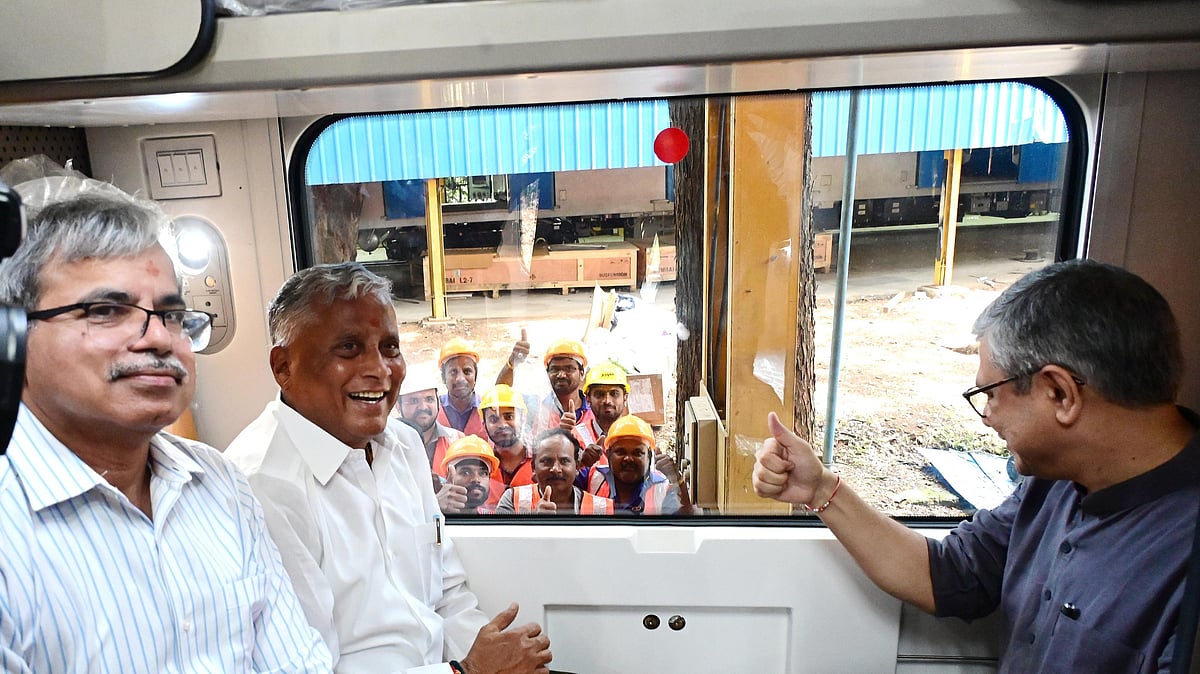 <div class="paragraphs"><p>مرکزی وزیر ریل اشونی ویشنو، تصویر بشکریہ&nbsp;<a href="https://x.com/airnewsalerts">@airnewsalerts</a></p></div>