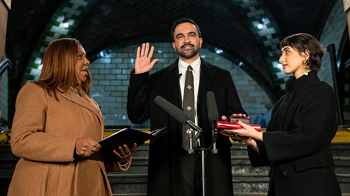 نیویارک سٹی کے پہلے مسلم میئر ظہران ممدانی نے قرآن پر ہاتھ رکھ کر لیا حلف