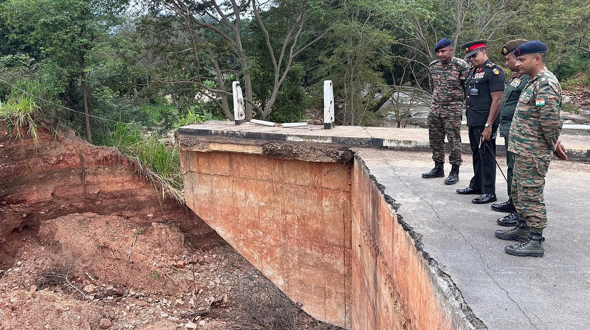 طوفان کے بعد سری لنکا میں آپریشن ساگر بندھو، ہندوستانی فوج سڑک رابطہ بحال کرنے میں سرگرم