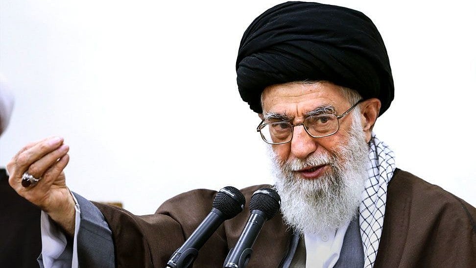 <div class="paragraphs"><p>ایرانی رہبر اعلیٰ آیت اللہ علی خامنہ ای (فائل تصویر)</p></div>