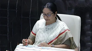 دہلی میں 15 ماہ تک شکر فری! ریکھا حکومت کا نئے سال پر غریبوں کو بڑا تحفہ