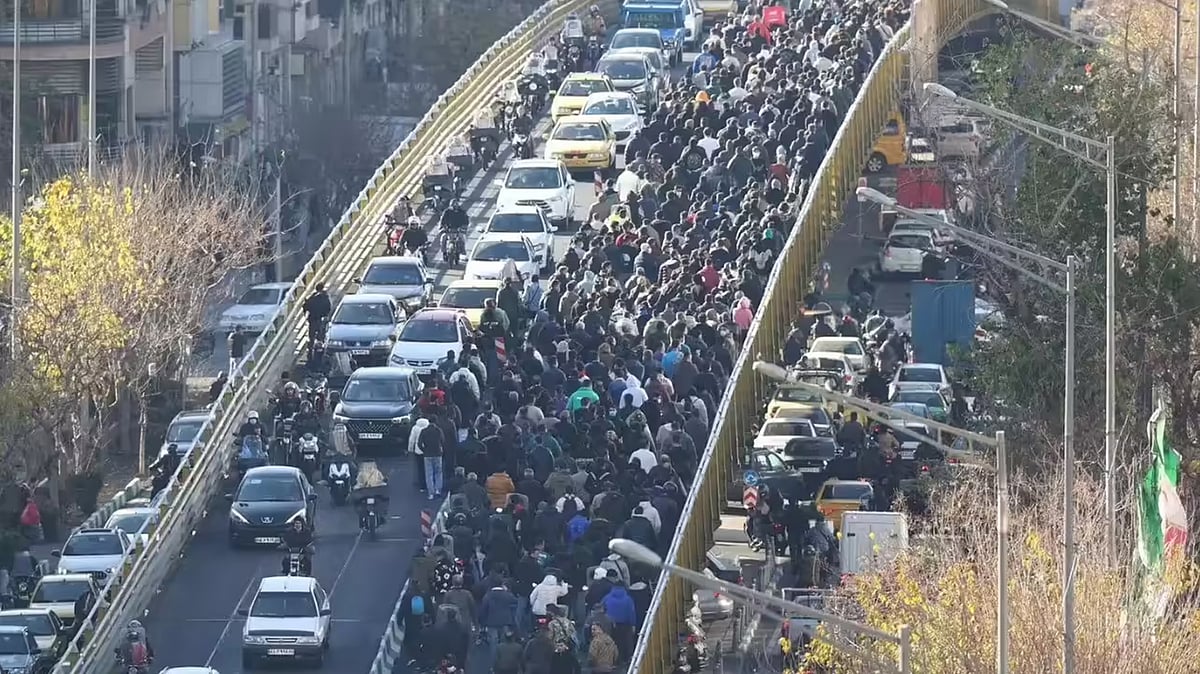 <div class="paragraphs"><p>ایران میں مظاہرہ / سوشل میڈیا</p></div>