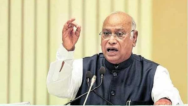 <div class="paragraphs"><p>کانگریس صدر ملکارجن کھڑگے / یو این آئی</p></div>