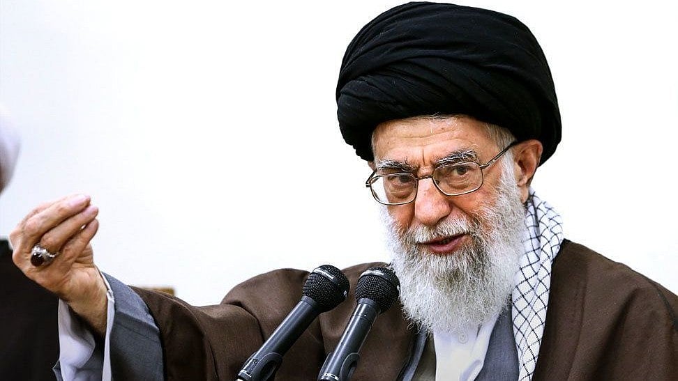 <div class="paragraphs"><p>ایرانی رہبر اعلیٰ آیت اللہ علی خامنہ ای (فائل تصویر)</p></div>