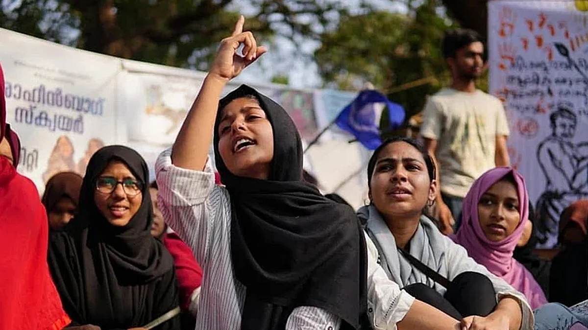 <div class="paragraphs"><p>آفرین فاطمہ</p></div>