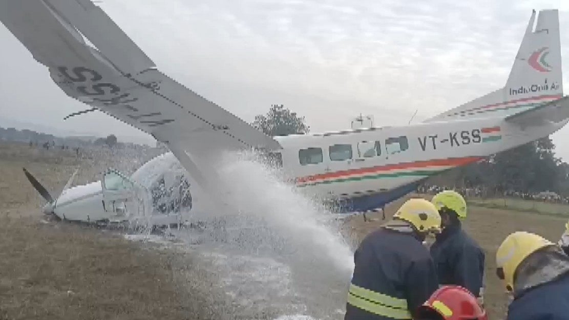 اوڈیشہ میں 9 سیٹوں والا چارٹرڈ طیارہ گر کر تباہ، پائلٹ سمیت 6 لوگ شدید طور پر زخمی