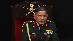 آپریشن سندور بدستور جاری، کسی بھی مہم جوئی کا مؤثر جواب دیا جائے گا: فوجی سربراہ