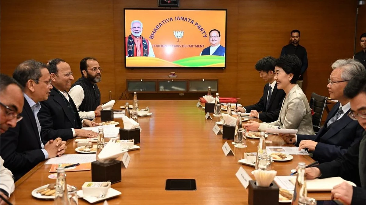 <div class="paragraphs"><p>کمیونسٹ پارٹی آف چین کے نمائندہ وفد کے ساتھ بی جے پی لیڈران کی میٹنگ کا منظر</p></div>