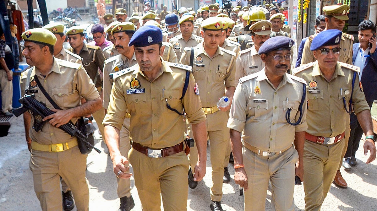 سنبھل تشدد معاملہ: اے ایس پی انوج چودھری سمیت 12 پولیس اہلکاروں کے خلاف ایف آئی آر درج کرنے کا عدالتی حکم