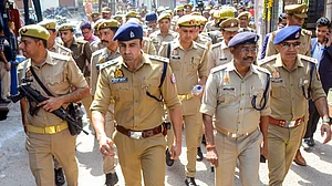 سنبھل تشدد معاملہ: اے ایس پی انوج چودھری سمیت 12 پولیس اہلکاروں کے خلاف ایف آئی آر درج کرنے کا عدالتی حکم