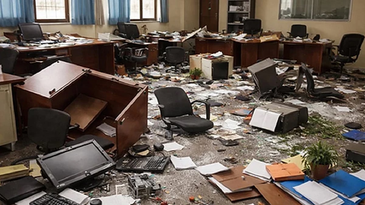 <div class="paragraphs"><p>ایس آئی آر کے&nbsp; خلاف ہنگامہ</p></div>