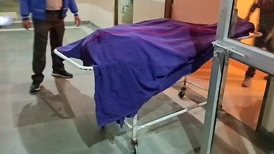 سردی سے بچنے کے لیے کمرے میں جلائی انگیٹھی، مراد آباد میں 2 بچوں کی موت، 3 کی حالت نازک