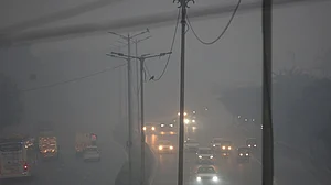 دہلی۔ این سی آر پھر زہریلی ہوا اور کہرے میں گرفتار، 466 پہنچ گیا اے کیو آئی، ہوائی اڈے سے سڑک تک اثر