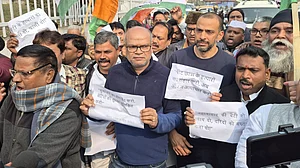 پٹنہ میں ایک اور طالبہ کی مشکوک موت، شمبھو گرلز ہاسٹل کیس پر کانگریس کا احتجاج، اہل خانہ نے قتل کا الزام لگایا