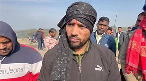 انجینئر کی دردناک موت معاملے میں نوئیڈا انتظامیہ پر اُٹھے سوال،4 دن بعد بھی پانی میں پھنسی ہے یوراج کی کار