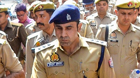 اے ایس پی انوج چودھری کے خلاف ایف آئی آر درج کرنے کا حکم دینے والے جج کا تبادلہ!