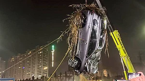 نوئیڈا حادثہ: یوراج کی گاڑی چوتھے دن برآمد، بلڈر کو جیل بھیجا گیا