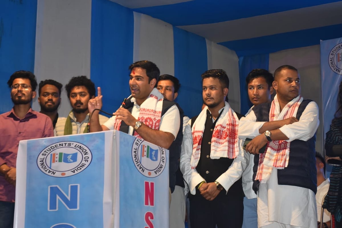 <div class="paragraphs"><p>’ہم بدلیں گے‘ مہم کا آغاز کرنے کے بعد تقریب سے خطاب کرتے ہوئے ورون چودھری، تصویر ’ایکس‘ @INCIndia</p></div>