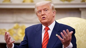 <div class="paragraphs"><p>امریکی صدر ٹرمپ / آئی اے این ایس</p></div>