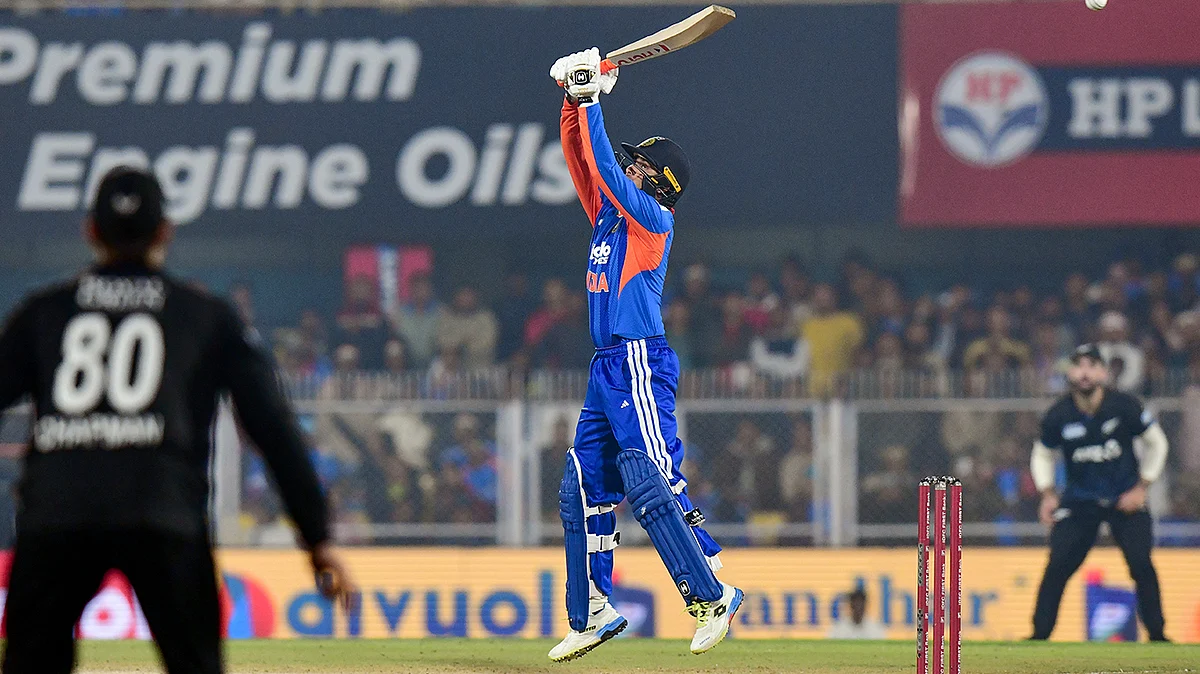 <div class="paragraphs"><p>بلے بازی کرتے ہوئے ابھیشیک شرما / آئی اے این ایس</p></div>