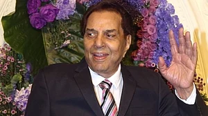 اداکار دھرمیندر کو بعد از مرگ پدم وبھوشن، شیبو سورین کو پدم بھوشن کو ملا