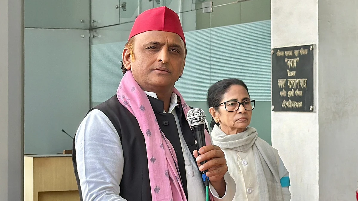 <div class="paragraphs"><p>اکھلیش یادو اور ممتا بنرجی، تصویر بشکریہ&nbsp;@yadavakhilesh</p></div>
