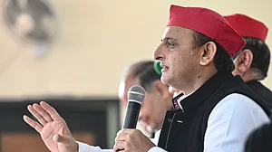 شنکر اچاریہ کی بہت توہین ہوئی ہے اور ان کے سوالوں کا حکومت کے پاس کوئی جواب نہیں ہے: اکھلیش یادو