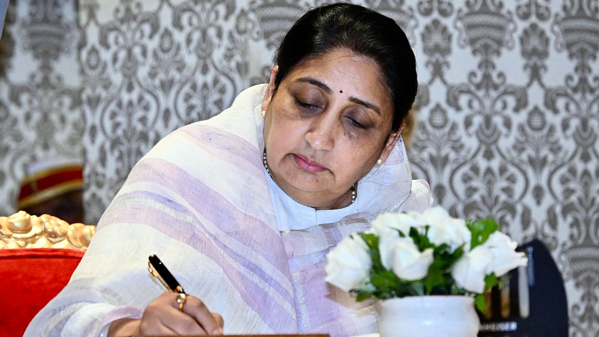 اجیت کی موت غم کا پہاڑ جیسا مگر خدمت کا عزم قائم ہے: نائب وزیر اعلیٰ سنیترا پوار کا پہلا جذباتی ردعمل