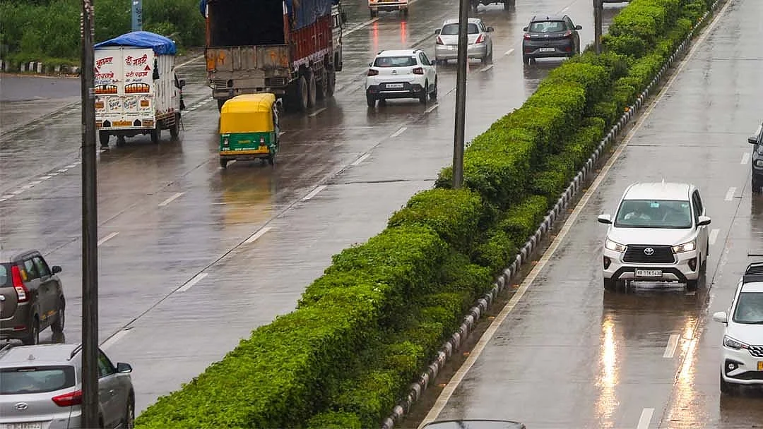 <div class="paragraphs"><p>بارش کا اثر</p></div>