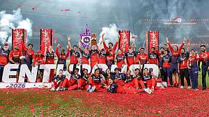 ویمنز آئی پی ایل 2026: خطاب حاصل کرنے پر ’آر سی بی‘ کو وراٹ کوہلی، متالی راج اور دنیش کارتک نے دی مبارکباد