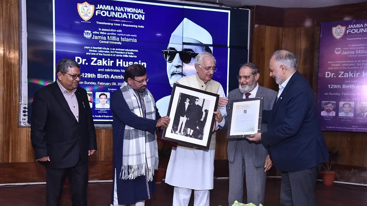 <div class="paragraphs"><p>تقریب کا منظر</p></div>