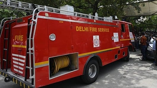 <div class="paragraphs"><p>دہلی فائر سروس کی گاڑی</p></div>