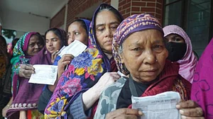 <div class="paragraphs"><p>بنگلہ دیش میں ووٹگ کا عمل جاری / آئی اے این ایس</p></div>