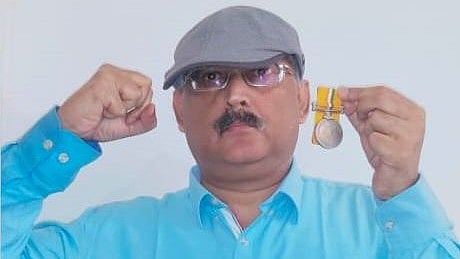 سابق آئی پی ایس افسر امیتابھ داس کو پٹنہ پولیس نے حراست میں لیا، نیٹ طالبہ کی موت معاملہ میں لگاتار کر رہے تھے تبصرے