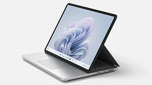 نئی تحقیق میں انکشاف، ملازمتوں کو ختم کرنے کے بجائے مہارت پر مبنی تبدیلیاں لا رہا ہے اے آئی