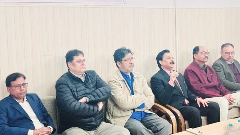 <div class="paragraphs"><p>مذاکرے میں شامل ہستیاں</p></div>