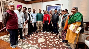 <div class="paragraphs"><p>گگ ورکرس کے نمائندہ وفد کے ساتھ راہل گاندھی، تصویر ’ایکس‘ <a href="https://x.com/INCIndia">@INCIndia</a></p></div>