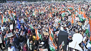 <div class="paragraphs"><p>کانگریس کا’لوک بھون گھیراؤ‘ مارچ، تصویر :کانگریس ’ایکس‘ ہینڈل <a href="https://x.com/INCIndia">@INCIndia</a></p></div>