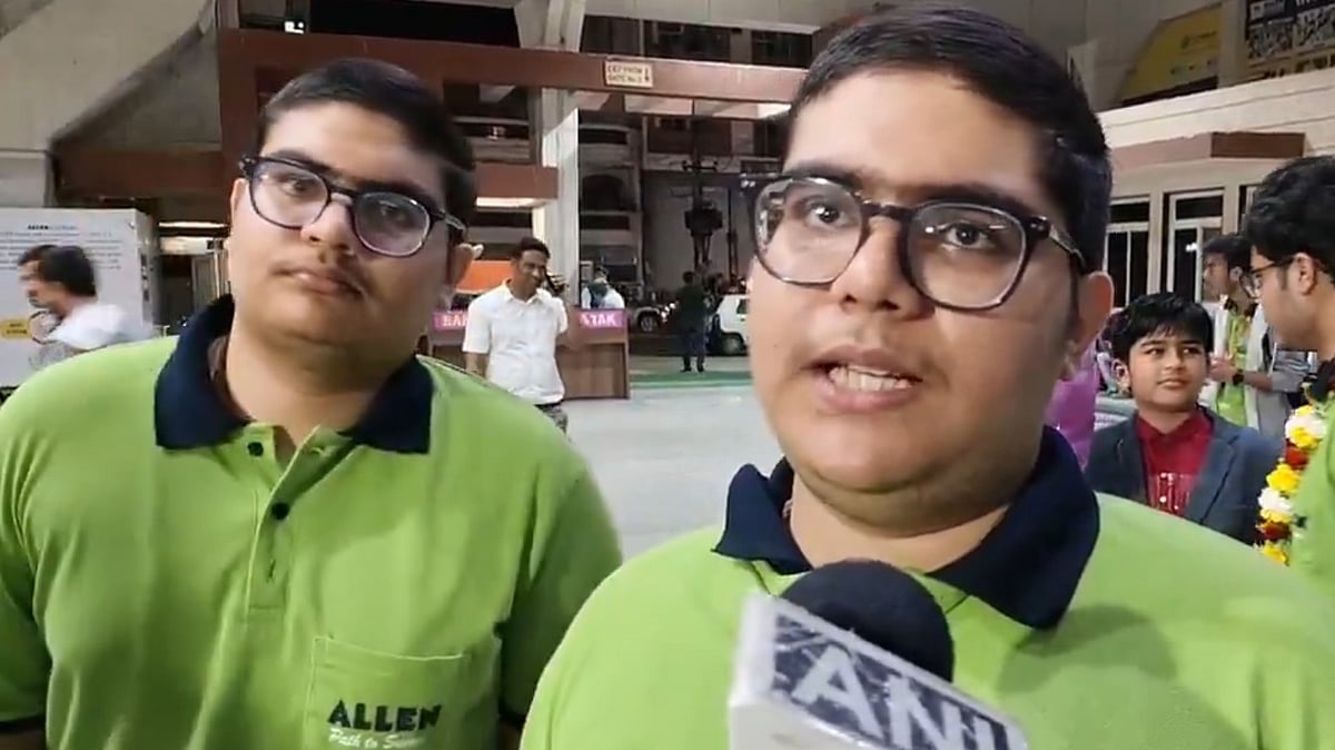 جے ای ای مینز: جڑواں بھائیوں مسرور اور مہروف خان نے تاریخ رقم کر دی، دونوں نے حاصل کیے یکساں 99.99 فیصد نمبر