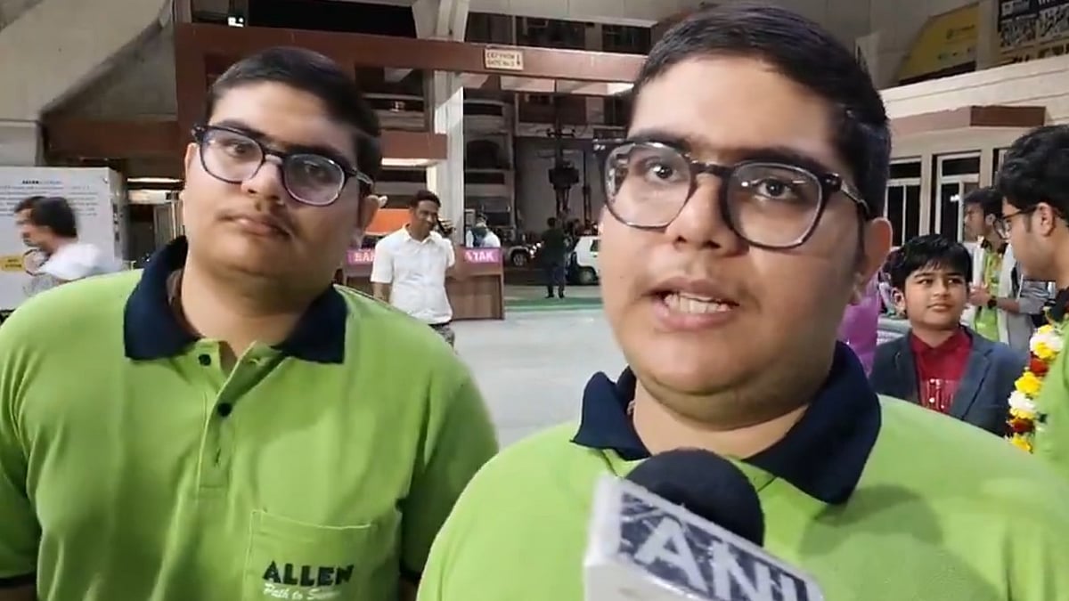 <div class="paragraphs"><p>جڑواں بھائی مسرور اور مہروف خان (ویڈیو گریب)</p></div>